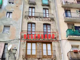 Edificio en venta en Barri Antic photo 0