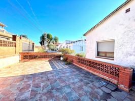 Casa en venta en Sant Esteve Sesrovires photo 0
