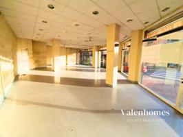 Local en venta en Caputxins-Santa Clara-Hospital photo 0