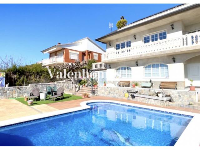 Exclusiva casa con piscina en Lliçà d'Amunt. photo 0