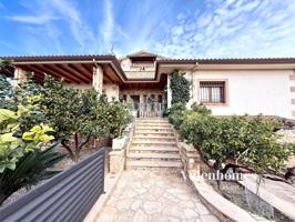 Preciosa casa de estilo rústico en venta en Castellar del Vallès photo 0
