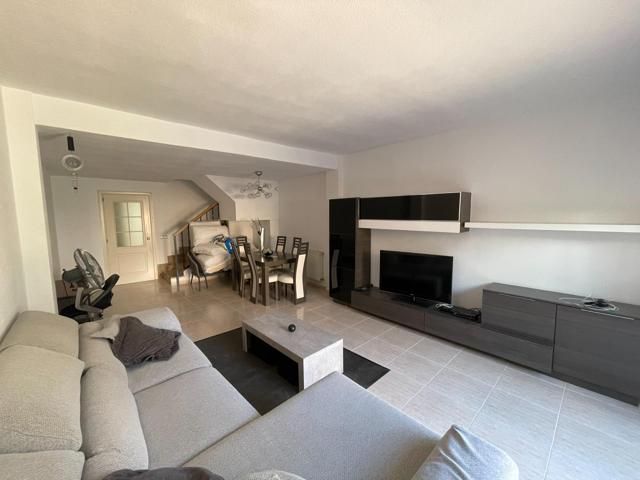 Unifamiliar Pareada En alquiler en Centro, Navalcarnero photo 0