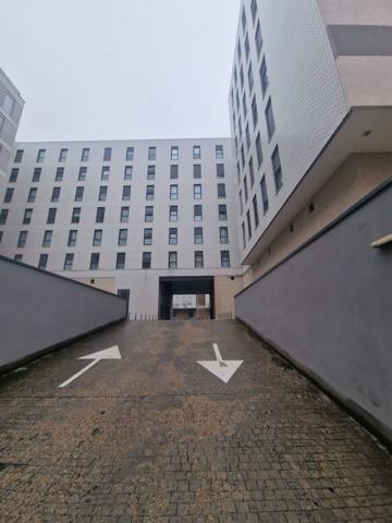 VENTA ENORME PLAZA DE GARAJE EN MARITURRI AVDA IRUÑA VELEIA photo 0