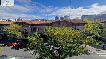 CHALET ADOSADO DE PIEDRA EN AVENIDA NUESTRA SEÑORA DE ESTIBALIZ a una manzana del Corte Inglés photo 0