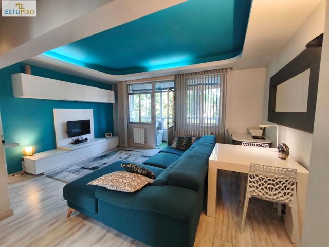 Junto Plaza Renacimiento-PRECIOSO PISO 82m2 REFORMADO de 3 en 2 HAB.- Universidades - Terraza - Trastero photo 0