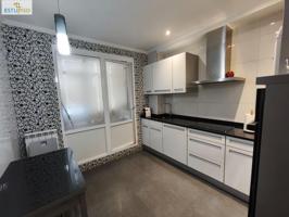 EXCLUSIVA - PISO 95 m2 Plaza Zaldiaran - Junto a AVENIDA GASTEIZ - 3 hab. terraza y patio de uso privado de 100 m2 photo 0