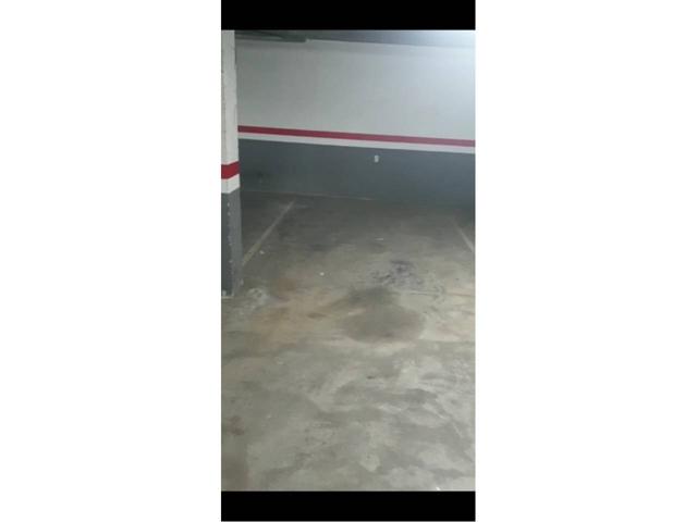 Garaje en venta en Olot photo 0