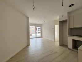 Piso en venta en Olot photo 0