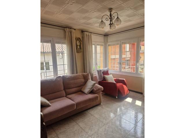 Casa en venta en Olot photo 0