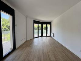 Piso en venta en Olot photo 0