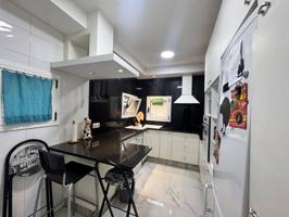 Casa en venta en Olot photo 0