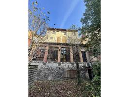 Edifici en venta en Olot photo 0