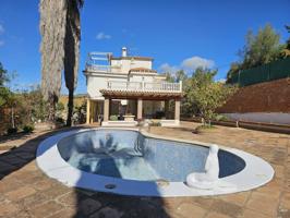 Casa de campo con terreno de 1.935 metros en venta en Casabermeja pueblo en Urbanización el Alcaide photo 0