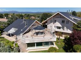 InmoGil Gestión, chalet exclusivo de 2.556 m2 construidos en Santo Domingo Urb. photo 0