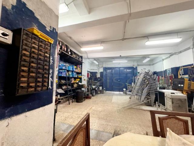 Local En venta en Centro, Estepona photo 0