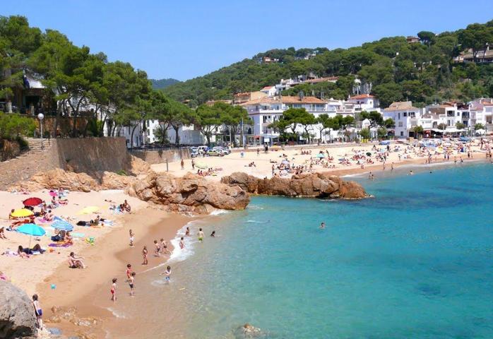 Casa adosada situada en una de las playas más bonitas de la Costa Brava - Tamariu. photo 0