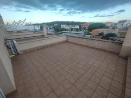 PALAMOS - Bonita casa adosada con garaje, piscina propia y gran terraza. photo 0