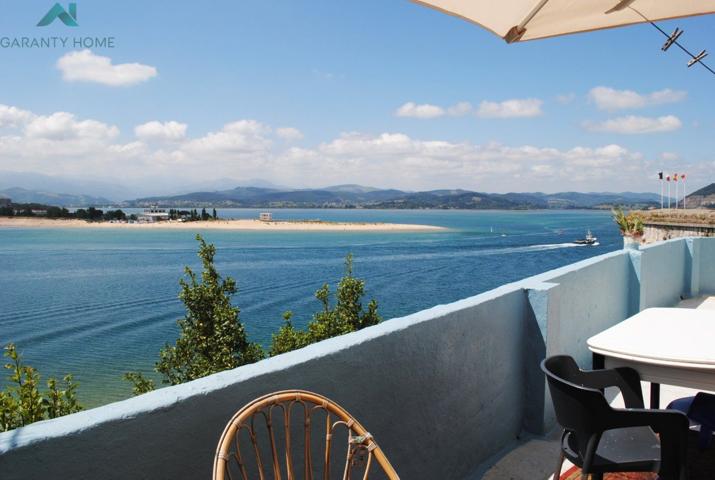 Se vende casa en Santoña con espectaculares vistas a la bahía photo 0