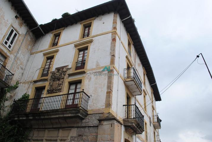 Se vende edificio histórico en Laredo photo 0