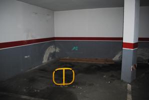 Se alquila garaje en Laredo hasta junio photo 0