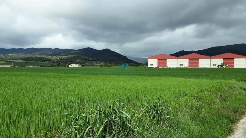 Se vende terreno industrial en La Puebla de Arganzón photo 0
