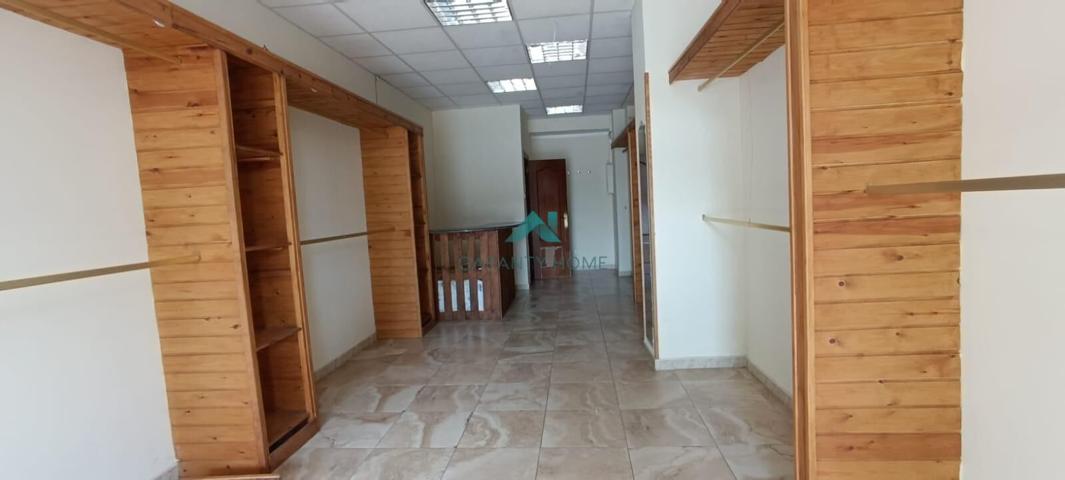 Se alquila local comercial en Santander photo 0