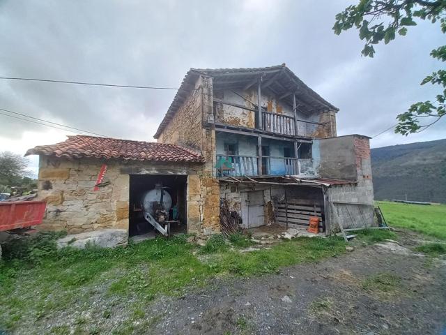 Se vende casa de pueblo con terreno en Rasines photo 0