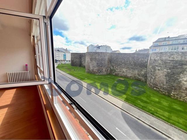 Piso en venta en plena Ronda Muralla en Lugo photo 0