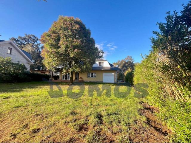 Espacio, luz y tranquilidad: chalet en venta en Urbanización A Campiña, Lugo photo 0