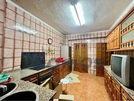 Amplio piso para reformar con balcón en Calle Castelao photo 0