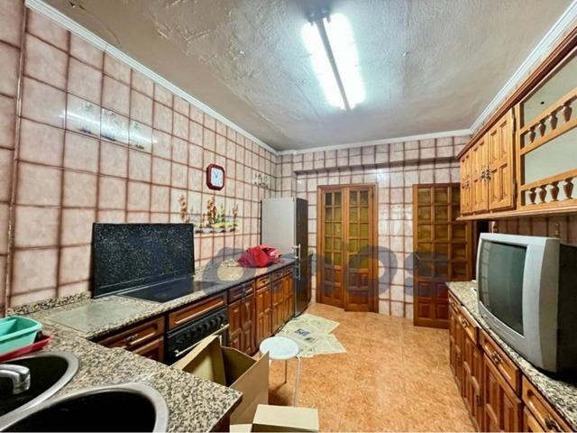 Amplio piso para reformar con balcón en Calle Castelao photo 0