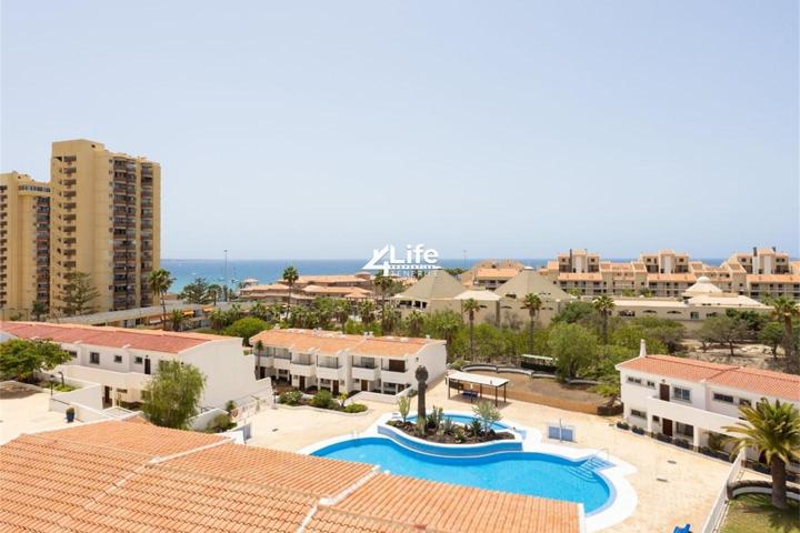 Apartamento en venta en Playa de las Americas de 140 m2 photo 0
