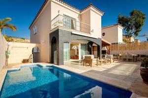 ESPACIOSA VILLA EN PUERTO SANTIAGO photo 0