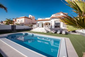 Villa de 5 Dormitorios – El Madroñal, Costa Adeje photo 0
