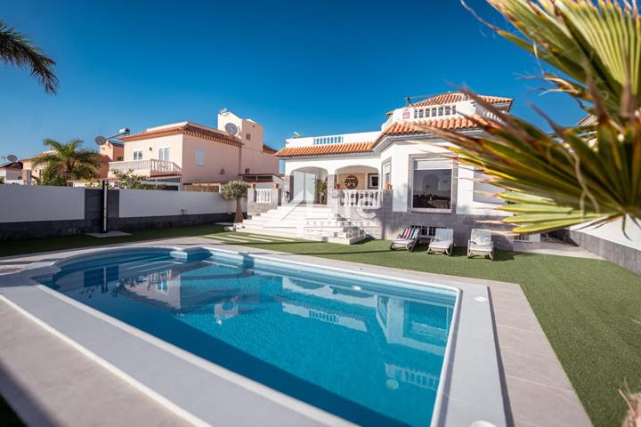 Villa de 5 Dormitorios – El Madroñal, Costa Adeje photo 0