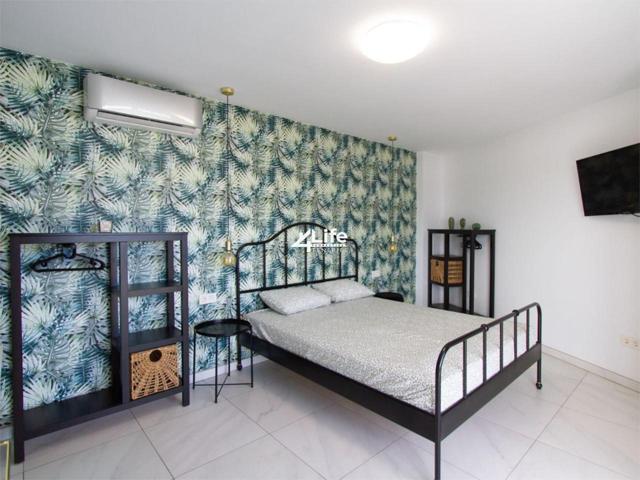 Apartamento en venta en Playa de las Americas de 67 m2 photo 0