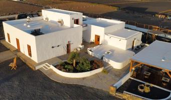 ¡Antigua finca histórica transformada en CASA RURAL en el centro de la Isla! photo 0