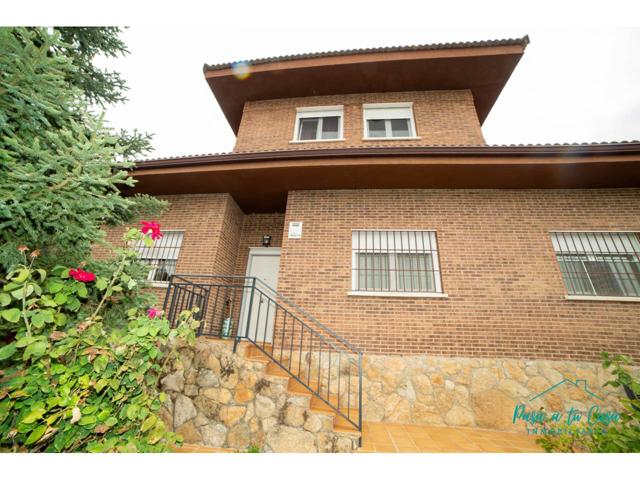 Precioso chalet unifamiliar en venta en El Casar – Urbanización Los Arenales photo 0