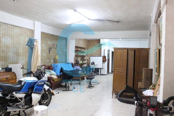 Se vende espacioso local comercial en Cas Capiscol photo 0