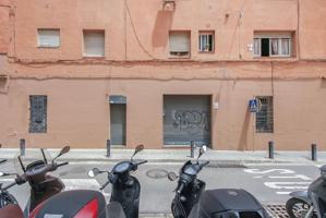 Local En venta en Cornellà de Llobregat photo 0