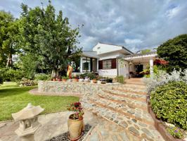 Villa con hermoso jardín y piscina en el pintoresco pueblo de Busot photo 0