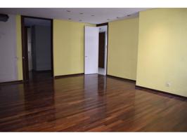 Piso en venta en Centro PARA REFORMAR photo 0