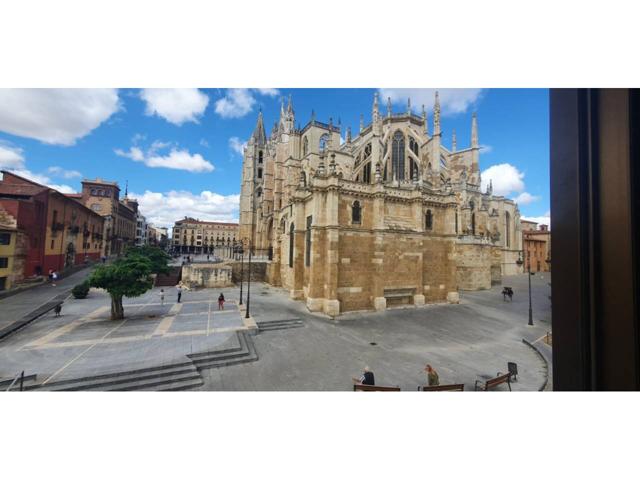 Casa adosada en venta en pleno Casco Antiguo frente a la catedral photo 0