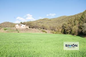 ¿Buscas una MASIA en un entorno tranquilo, con mucho terreno y unas excelentes vistas? photo 0