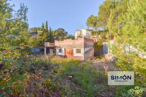 Fantástica parcela en Pinedes de Castellnou de 633m², con planos que detallan diferentes posibilides photo 0