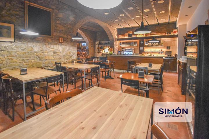 ¡Oportunidad única de local de Restaurante Pizzeria de 177m², muy bien ubicado y con terraza photo 0