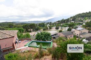 Espectacular casa con piscina, gran jardín y vistas a Montserrat ¡Ideal para familias! photo 0
