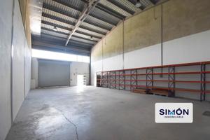 ¿Buscas una nave diafana muy bien ubicada en Manresa para tu negocio? photo 0