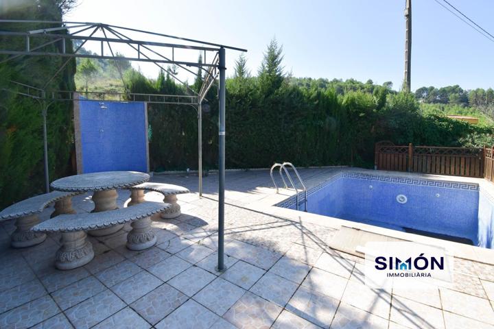 Casa de 4 habitacions con piscina, vistas panorámicas y amplio jardín de 1.461 m2! photo 0