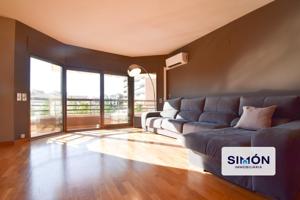 ¡Amplio y luminoso piso coon vistas en el centro de Manresa con 5 habitaciones con parking y trastero incluidos! photo 0